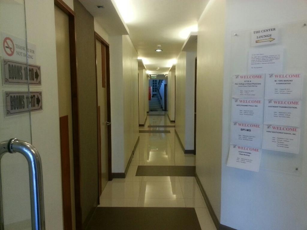 The Center Suites Cebu Екстериор снимка