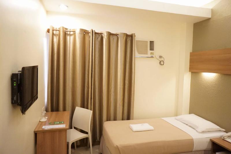 The Center Suites Cebu Екстериор снимка