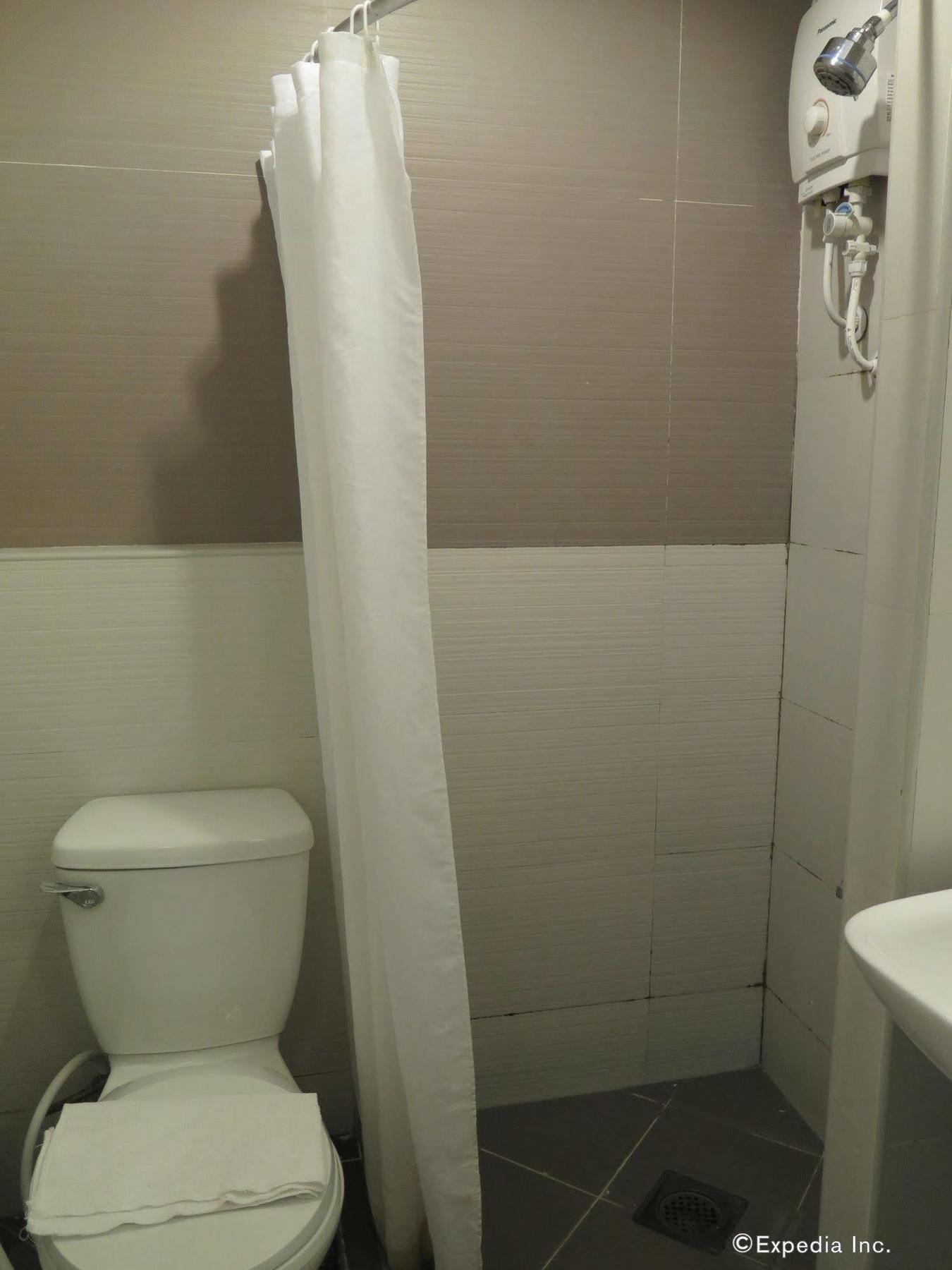 The Center Suites Cebu Екстериор снимка