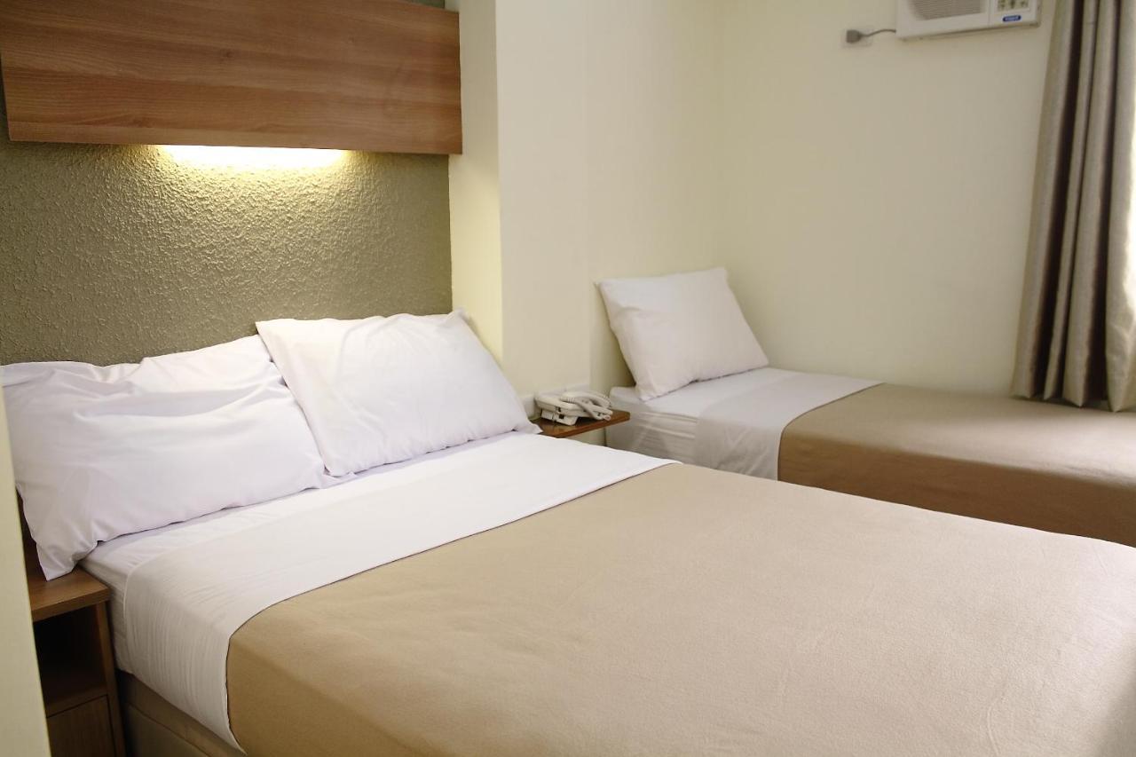 The Center Suites Cebu Екстериор снимка